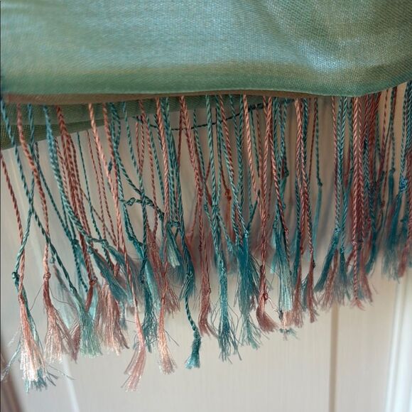 NWOT ITALIAN SILK ELEGANT OMBRE COLORBLOCK SHAWL WRAP SCARF AQUA CREAM - Picture 12 of 12